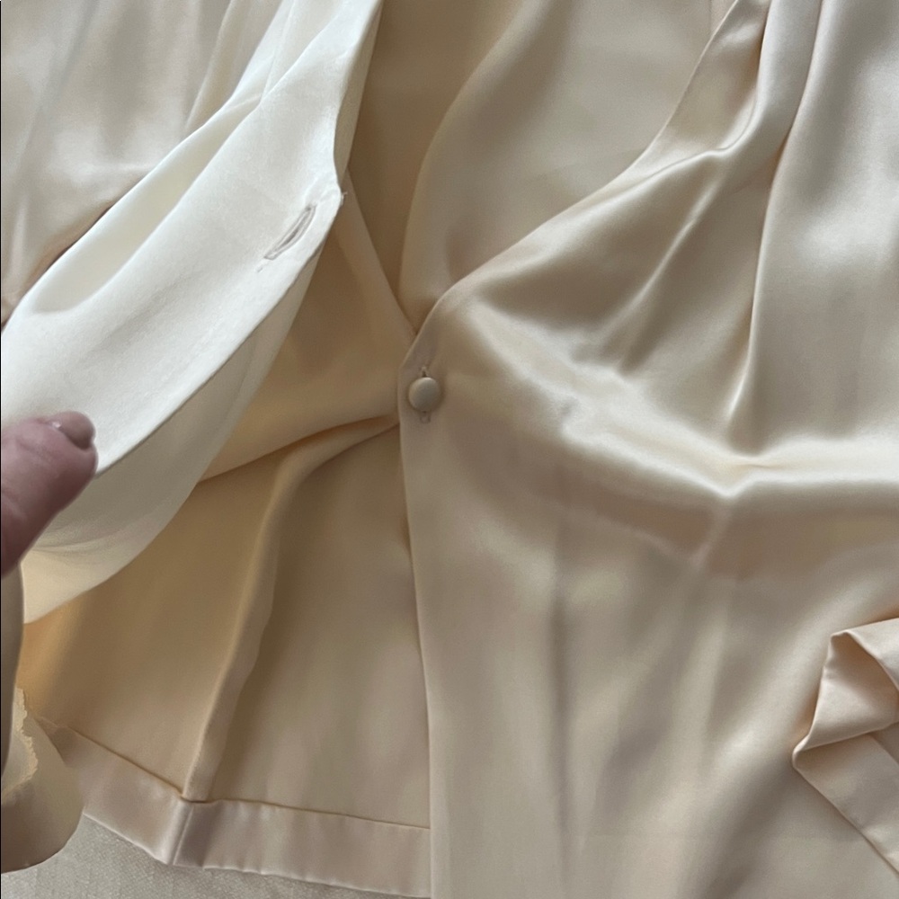 VINTAGE 70s Incinoo Cream Silk Satin Wrap Blouse L/S Retro Pointy Collar - Picture 5 of 16